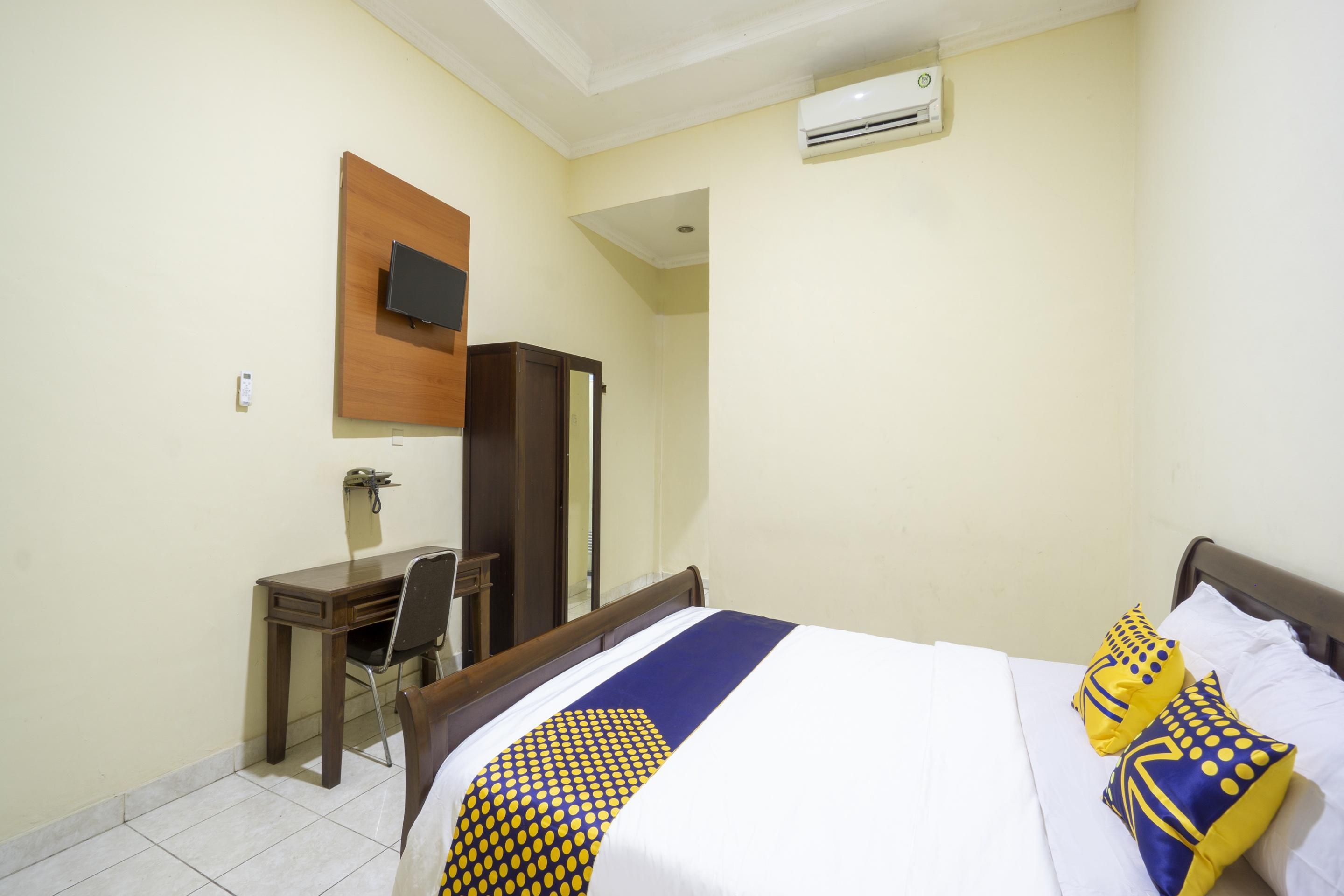 Super Oyo 3978 Hotel Danau Indah Bekasi Exterior photo