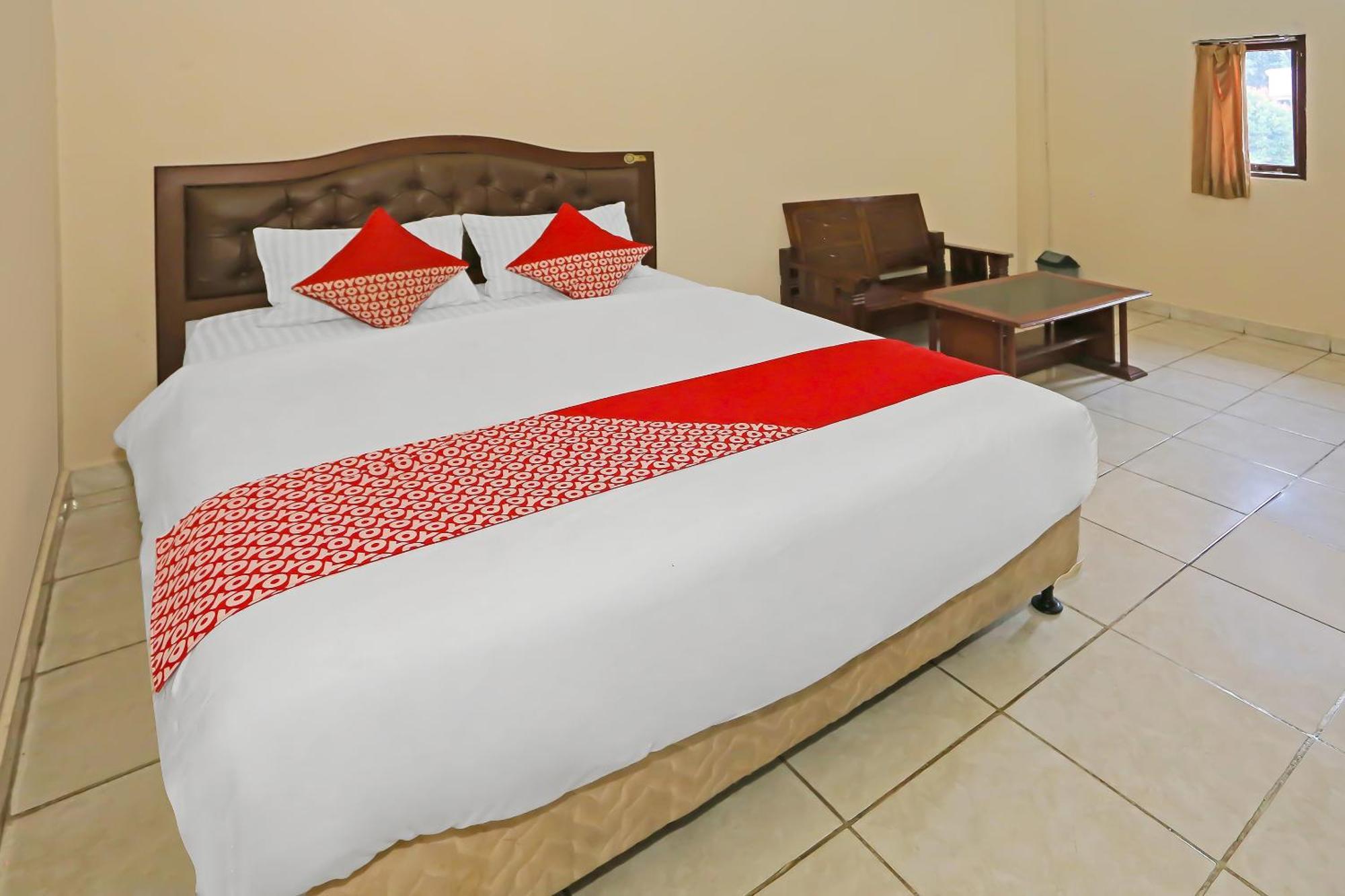 Super Oyo 3978 Hotel Danau Indah Bekasi Exterior photo