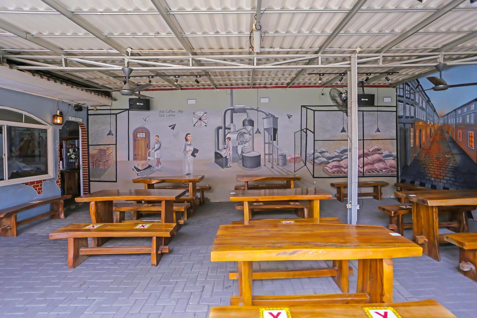 Super Oyo 3978 Hotel Danau Indah Bekasi Exterior photo